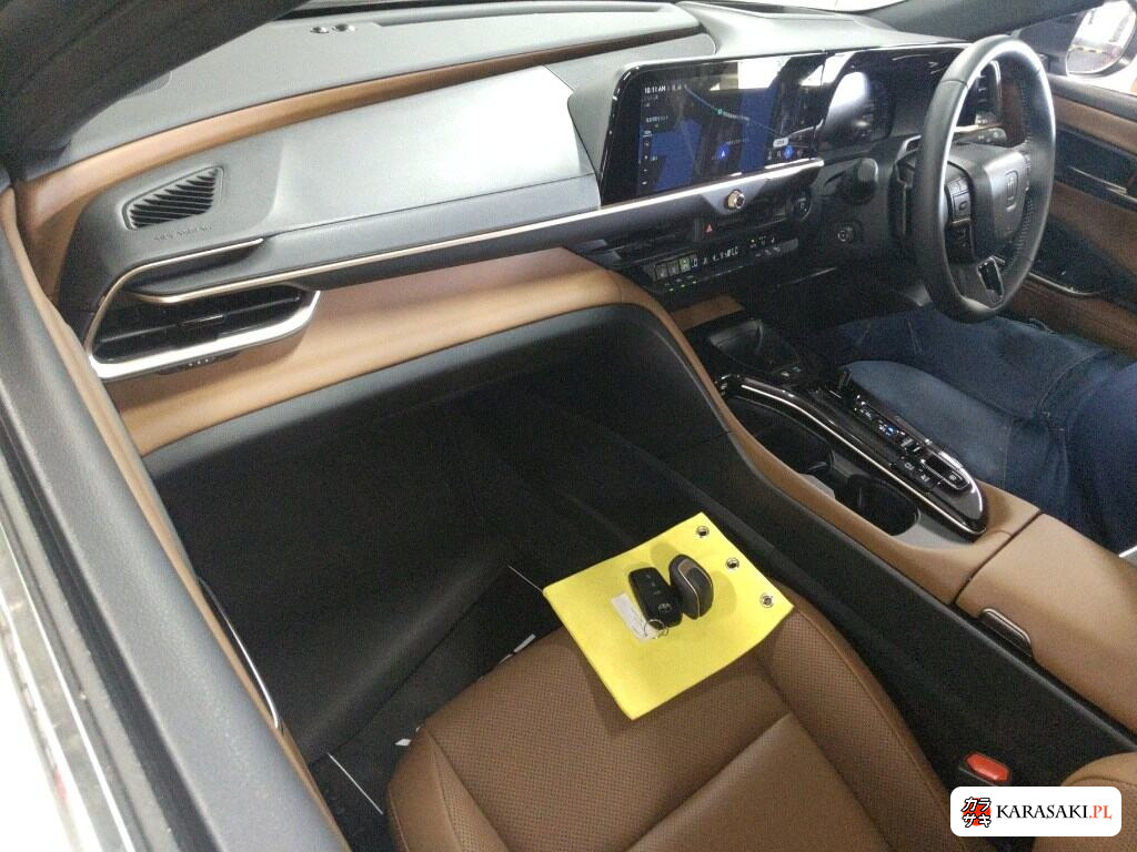 2025 Toyota Crown Estate 5D 4WD Z(hev) 5