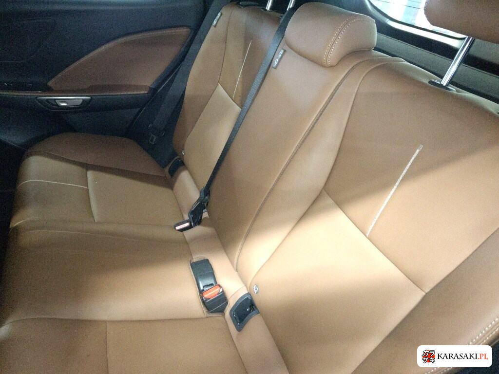 2025 Lexus LBX 4WD Relax 6