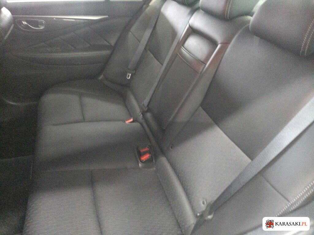 Nissan Skyline 2015 z aukcji japońskiej