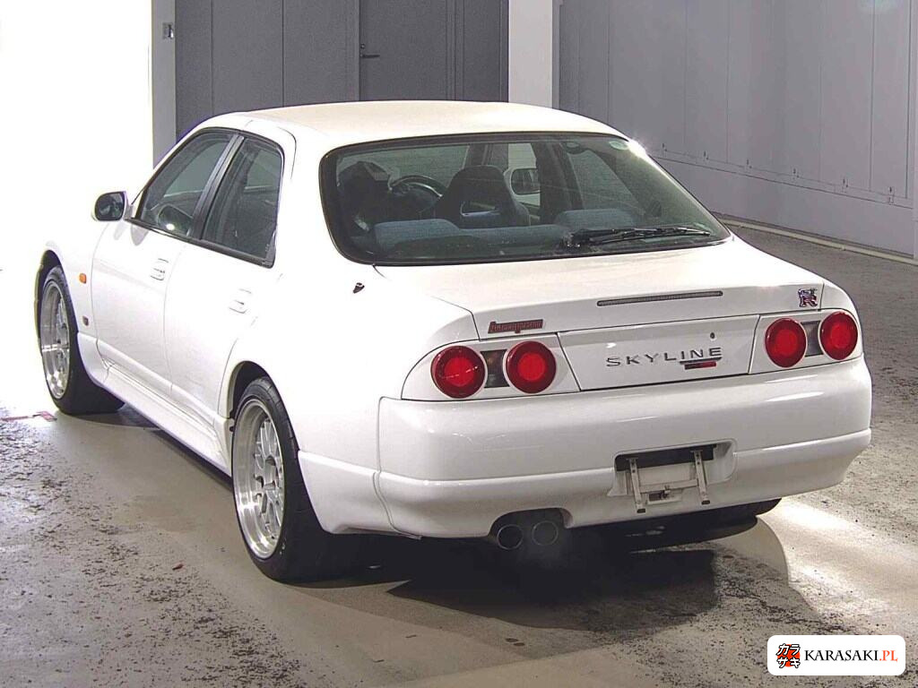 Nissan Skyline 1998 z aukcji japońskiej