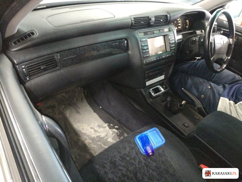 Toyota Crown 2003 z aukcji japońskiej