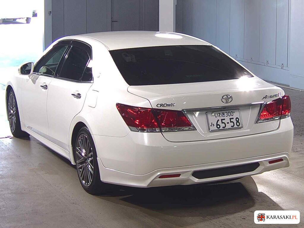 Toyota Crown 2015 z aukcji japońskiej