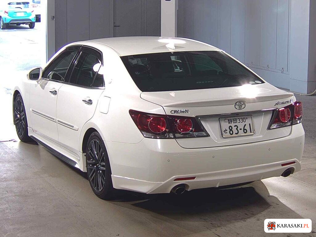 Toyota Crown 2016 z aukcji japońskiej