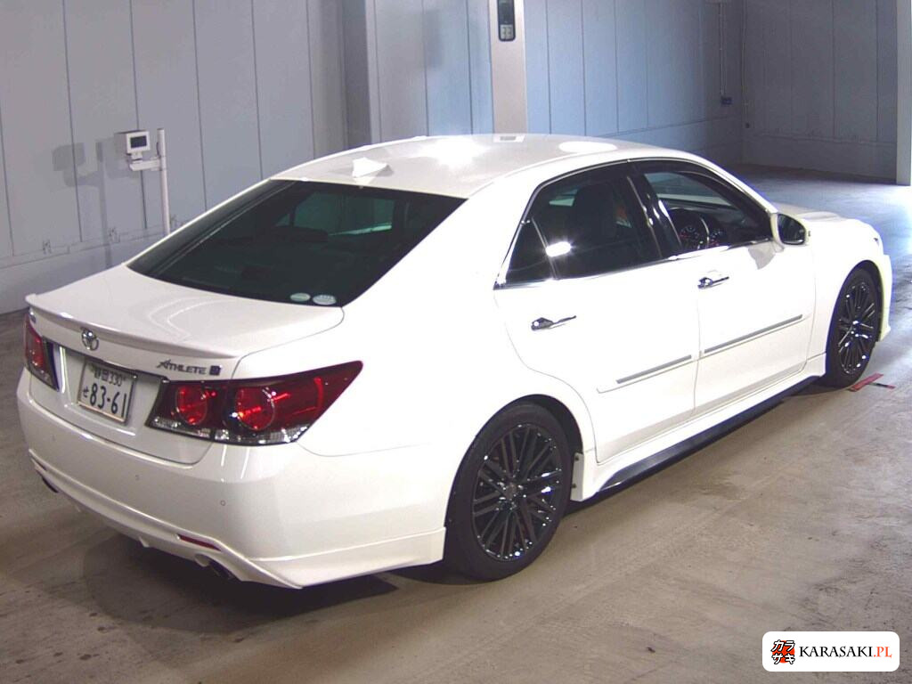 Toyota Crown 2016 z aukcji japońskiej