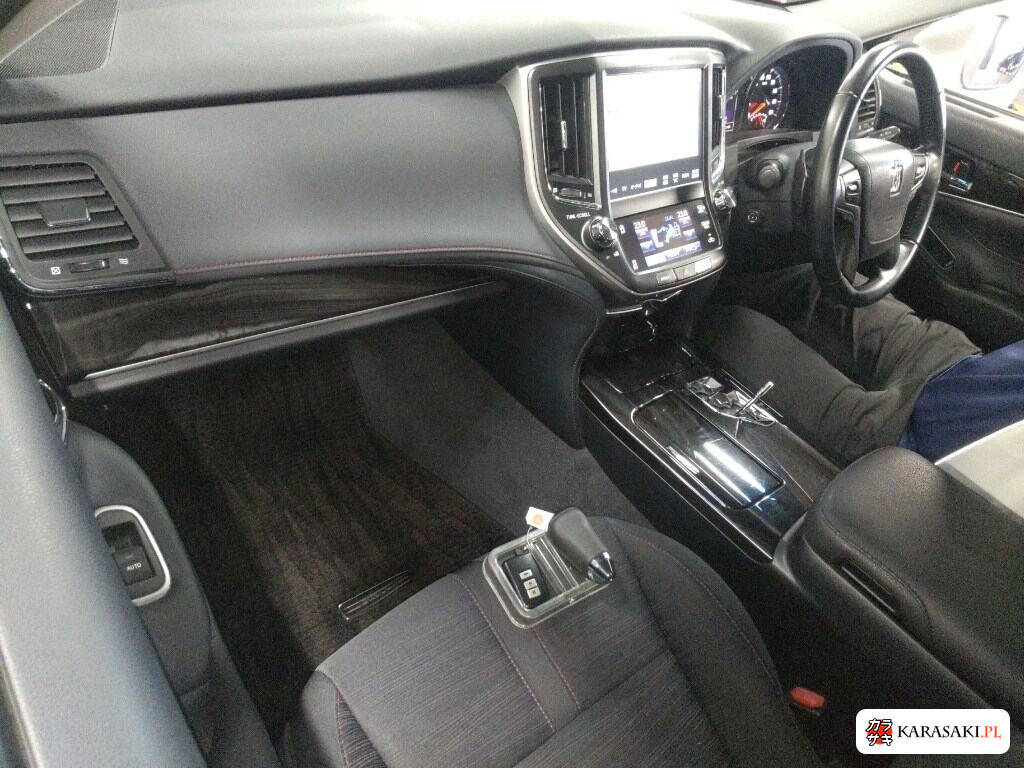 Toyota Crown 2016 z aukcji japońskiej