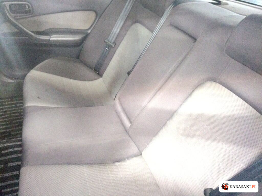 Nissan Skyline 2000 z aukcji japońskiej