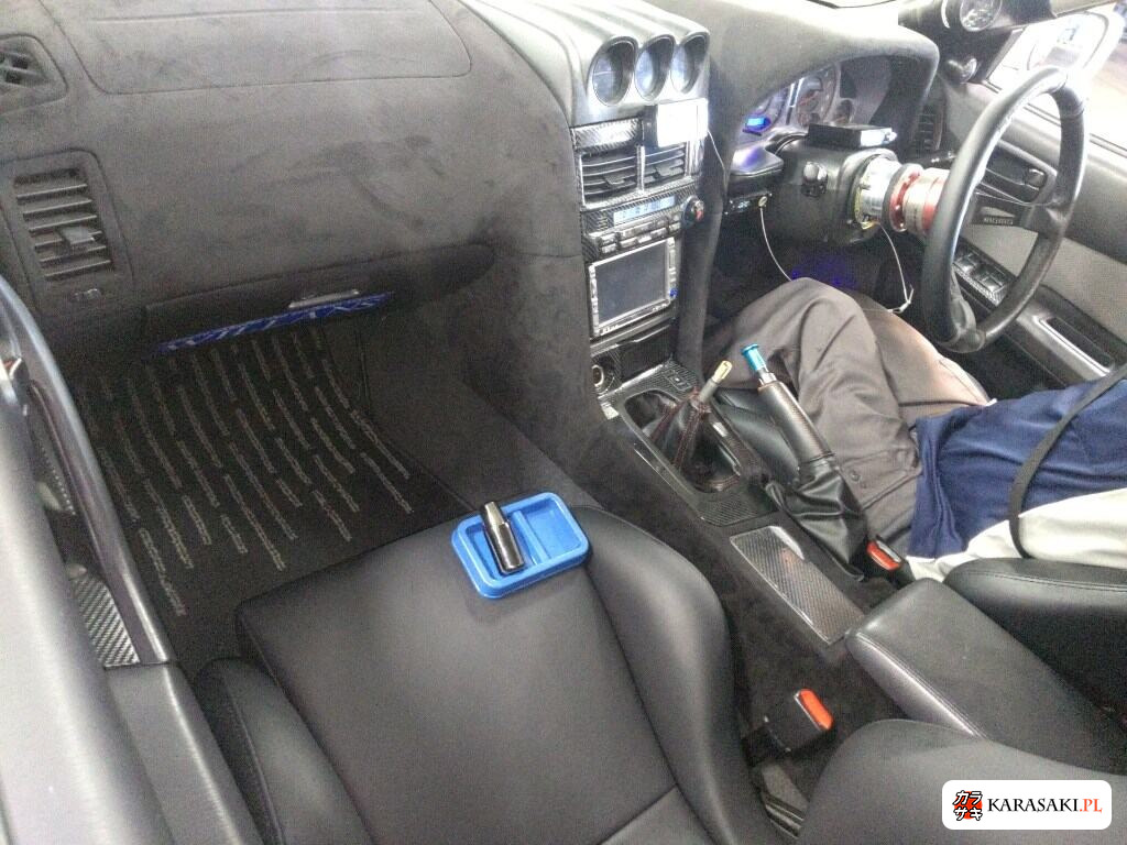 Nissan Skyline 2000 z aukcji japońskiej