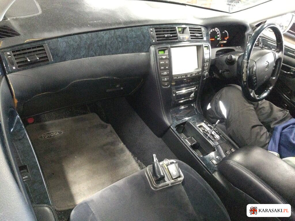 Toyota Crown 2005 z aukcji japońskiej