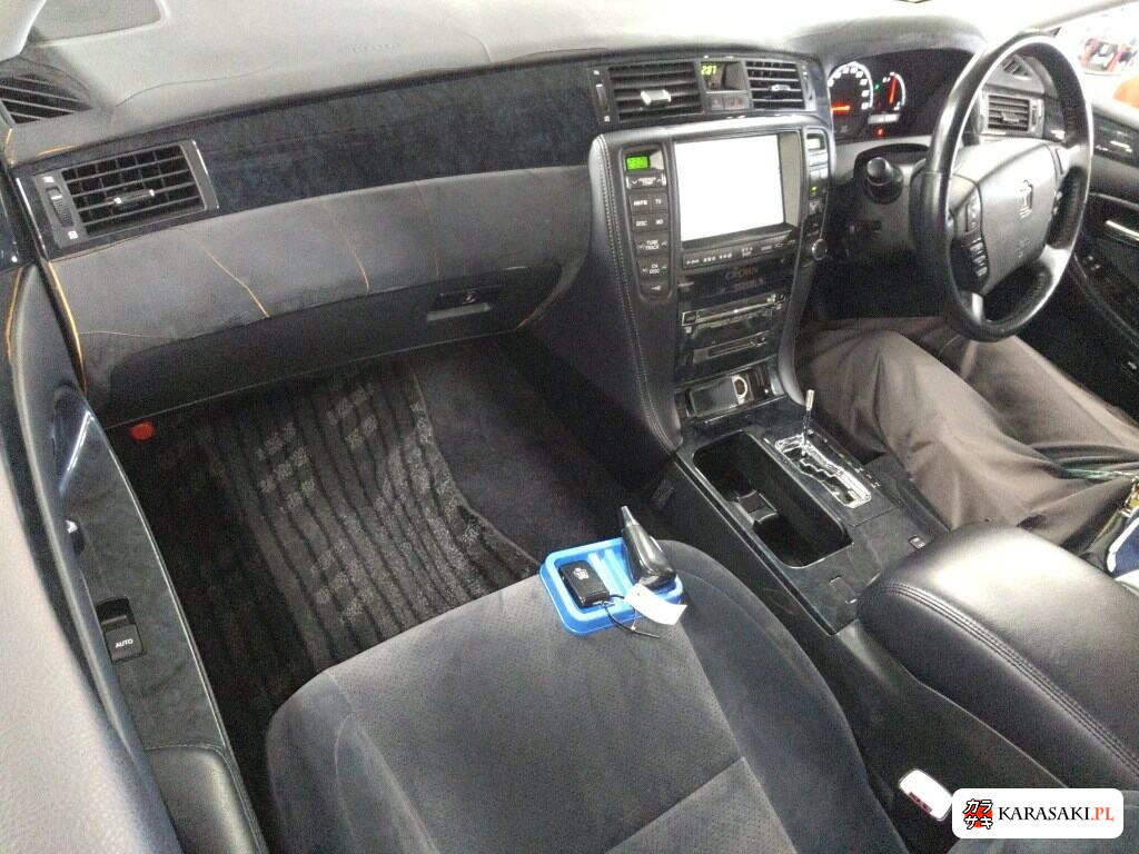 Toyota Crown 2005 z aukcji japońskiej