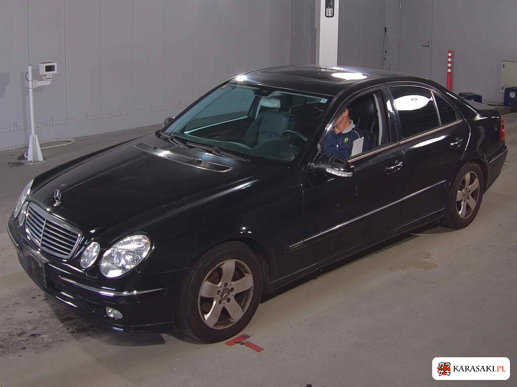 Mercedes-Benz E-Class 2004 z aukcji japońskiej