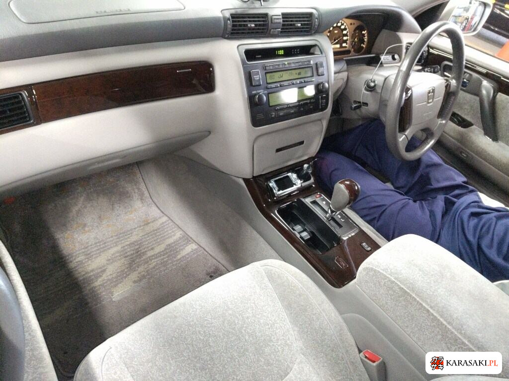 Toyota Crown 2002 z aukcji japońskiej