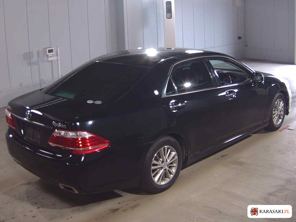 Toyota Crown 2010 z aukcji japońskiej
