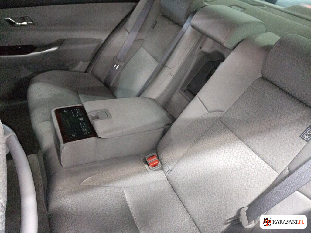 Toyota Crown 2010 z aukcji japońskiej