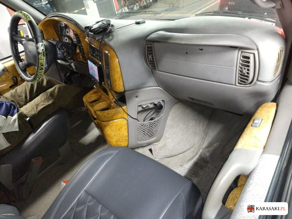 GMC Safari 2000 z aukcji japońskiej