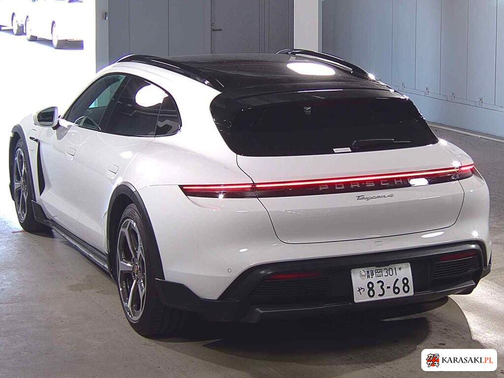 Porsche Taycan 2024 z aukcji japońskiej