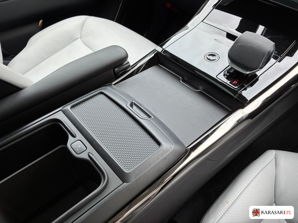 Land Rover Range Rover Sport 2024 z aukcji japońskiej