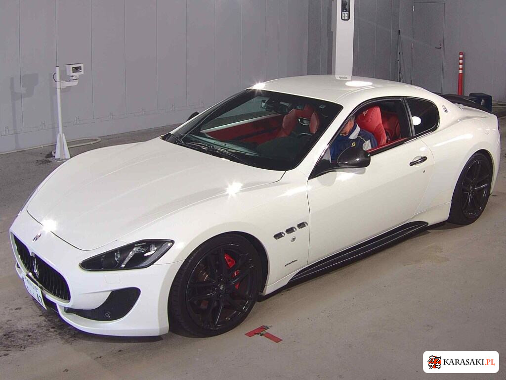 Maserati Granturismo 2016 z aukcji japońskiej
