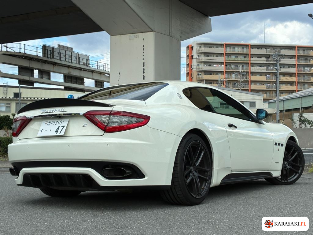 Maserati Granturismo 2016 z aukcji japońskiej