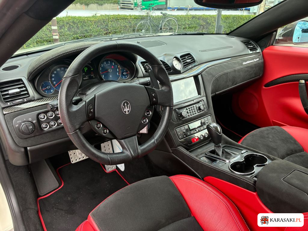 Maserati Granturismo 2016 z aukcji japońskiej
