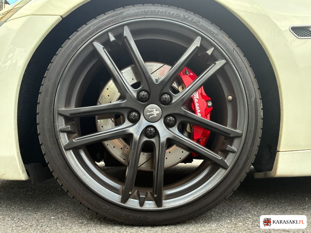 Maserati Granturismo 2016 z aukcji japońskiej