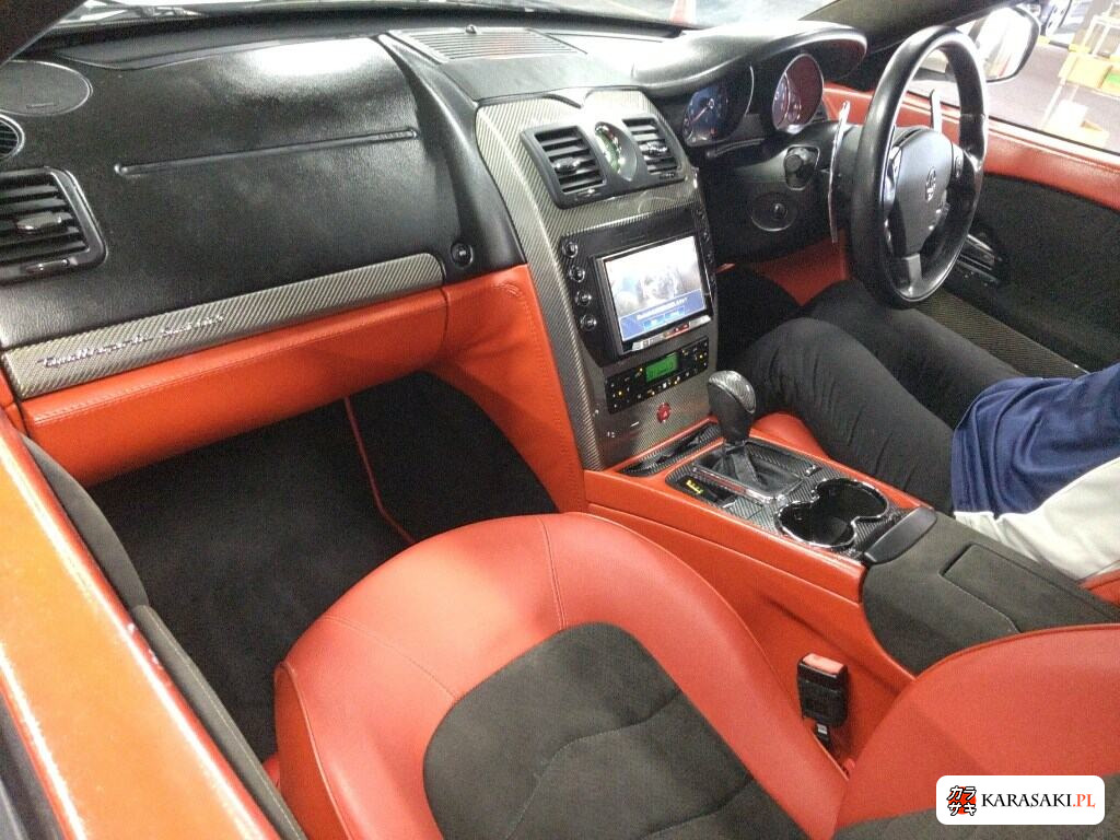 Maserati Quattroporte 2010 z aukcji japońskiej