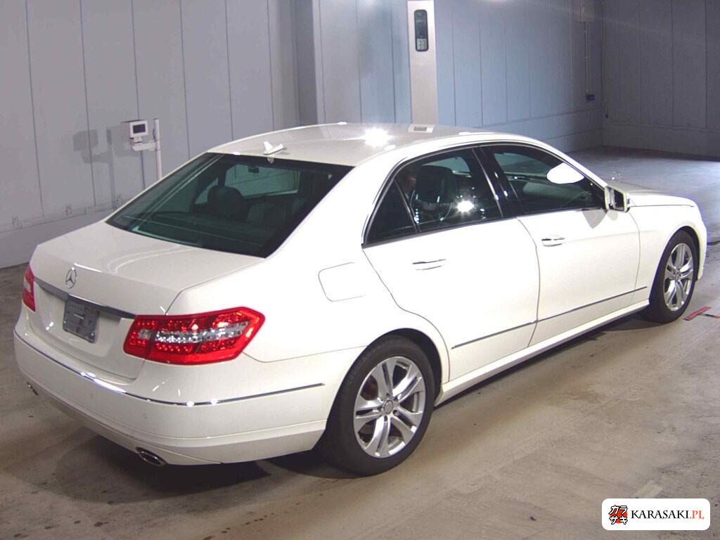 Mercedes-Benz E-Class 2010 z aukcji japońskiej
