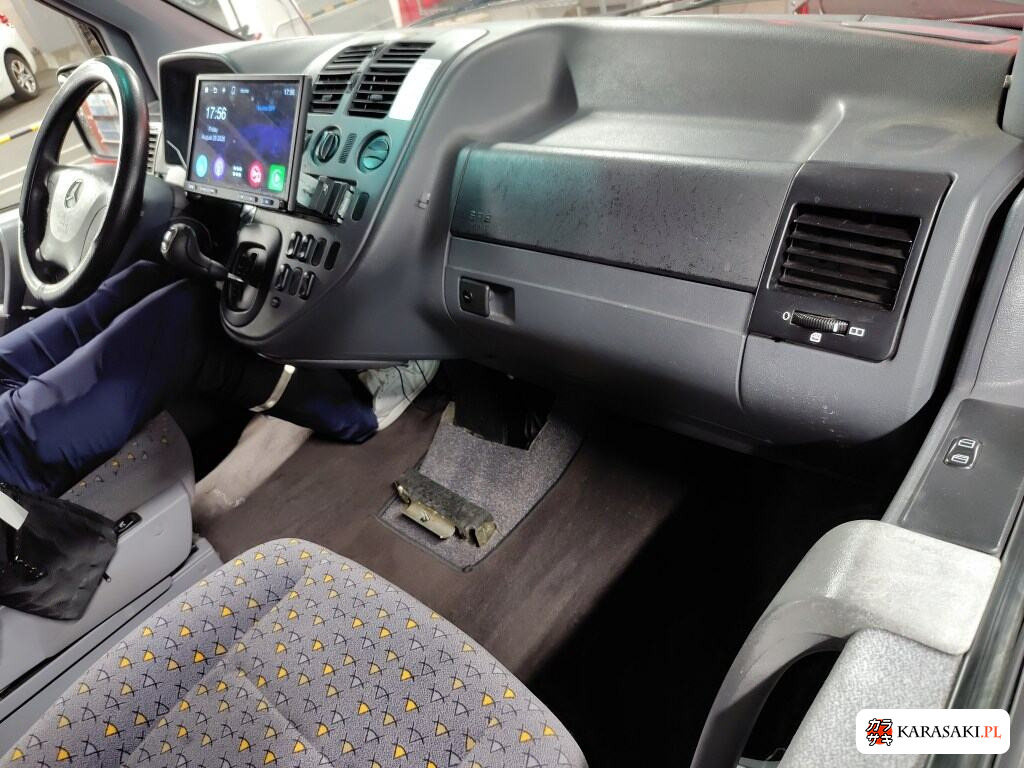 2004 Mercedes-Benz V-Class 5D 5