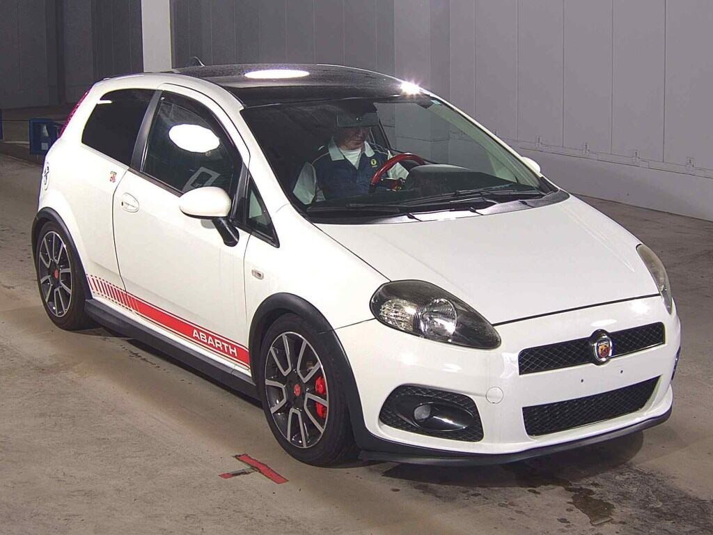 Abarth Grande Punto 2009 z aukcji japońskiej
