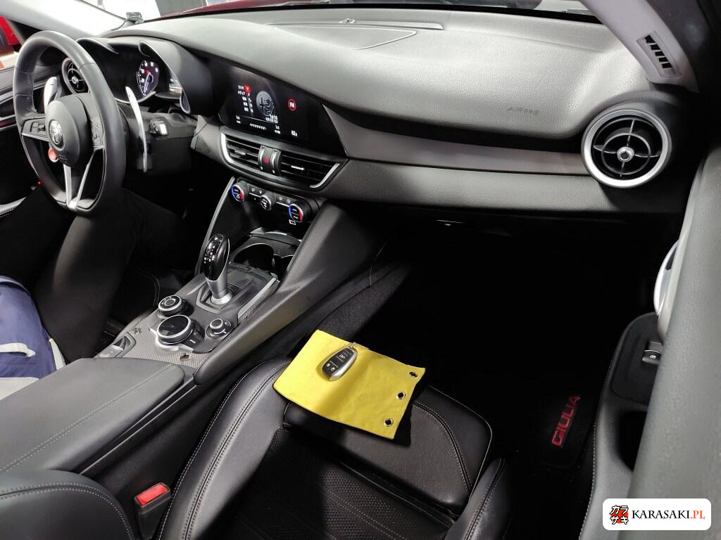 2018 Alfa Romeo Giulia 4D 4WD Veloce 5