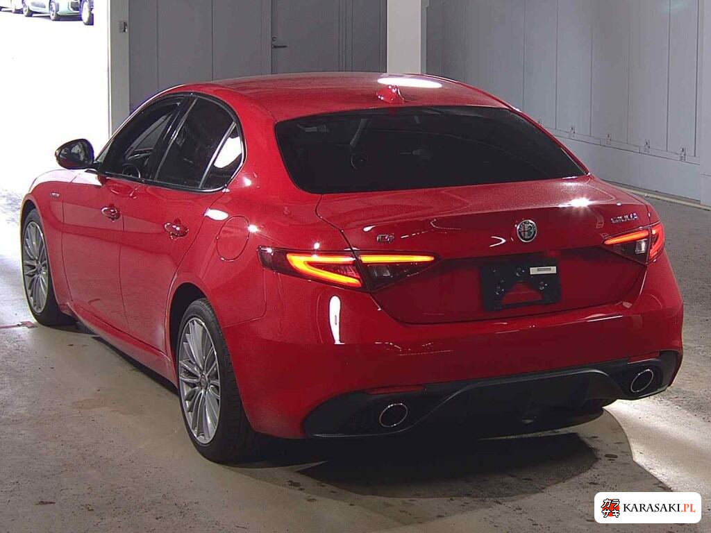 2018 Alfa Romeo Giulia 4D 4WD Veloce 2