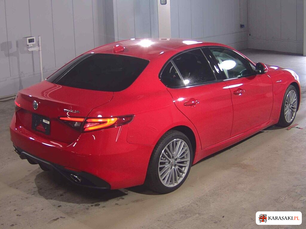 2018 Alfa Romeo Giulia 4D 4WD Veloce 4