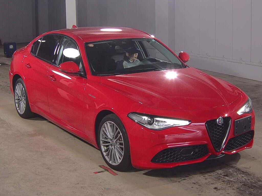 Alfa Romeo Giulia 2018 з японського аукціону