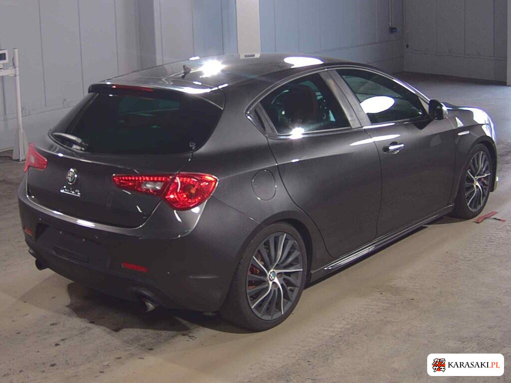 2013 Alfa Romeo Giulietta 5D Quadrifoglio Verde 4