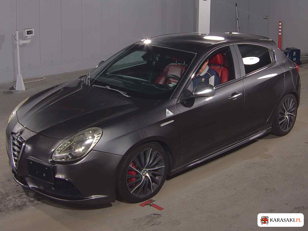 2013 Alfa Romeo Giulietta 5D Quadrifoglio Verde 3