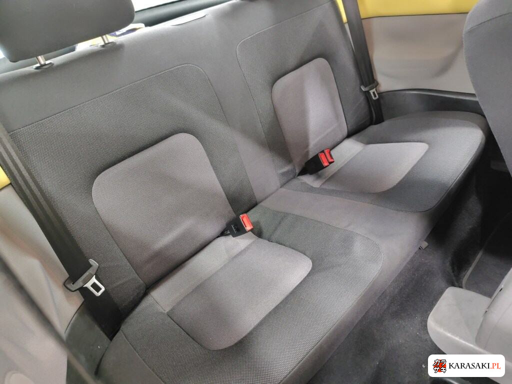2004 Volkswagen New Beetle Base Grade 6