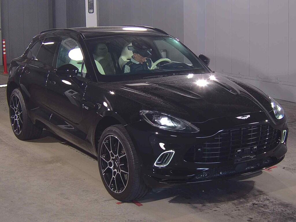 Aston Martin DBX 2021 z aukcji japońskiej