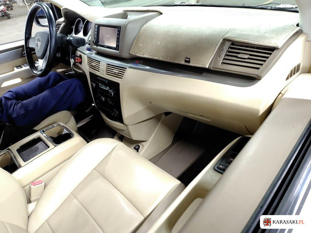 2012 Volkswagen Routan Sel 5