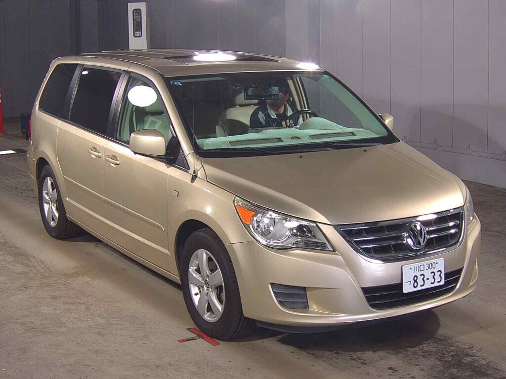 Volkswagen Routan 2012 z aukcji japońskiej