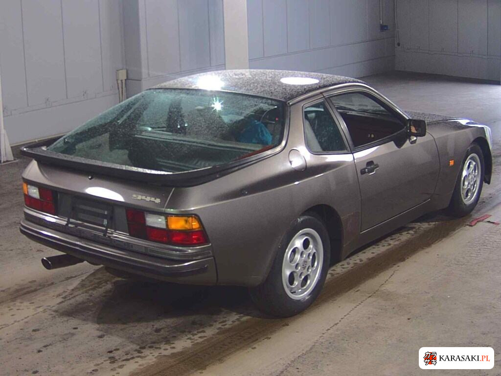 1983 Porsche 944 CP 4