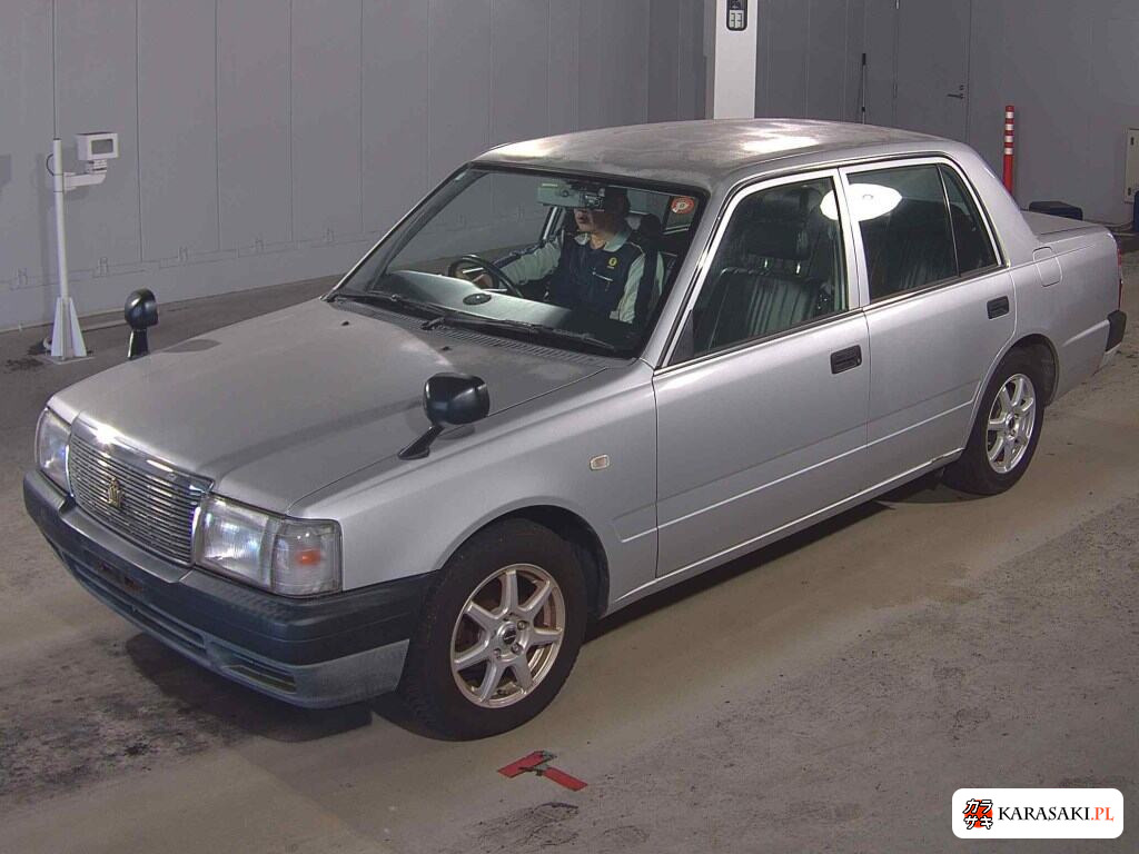 2006 Toyota Crown Comfort 3
