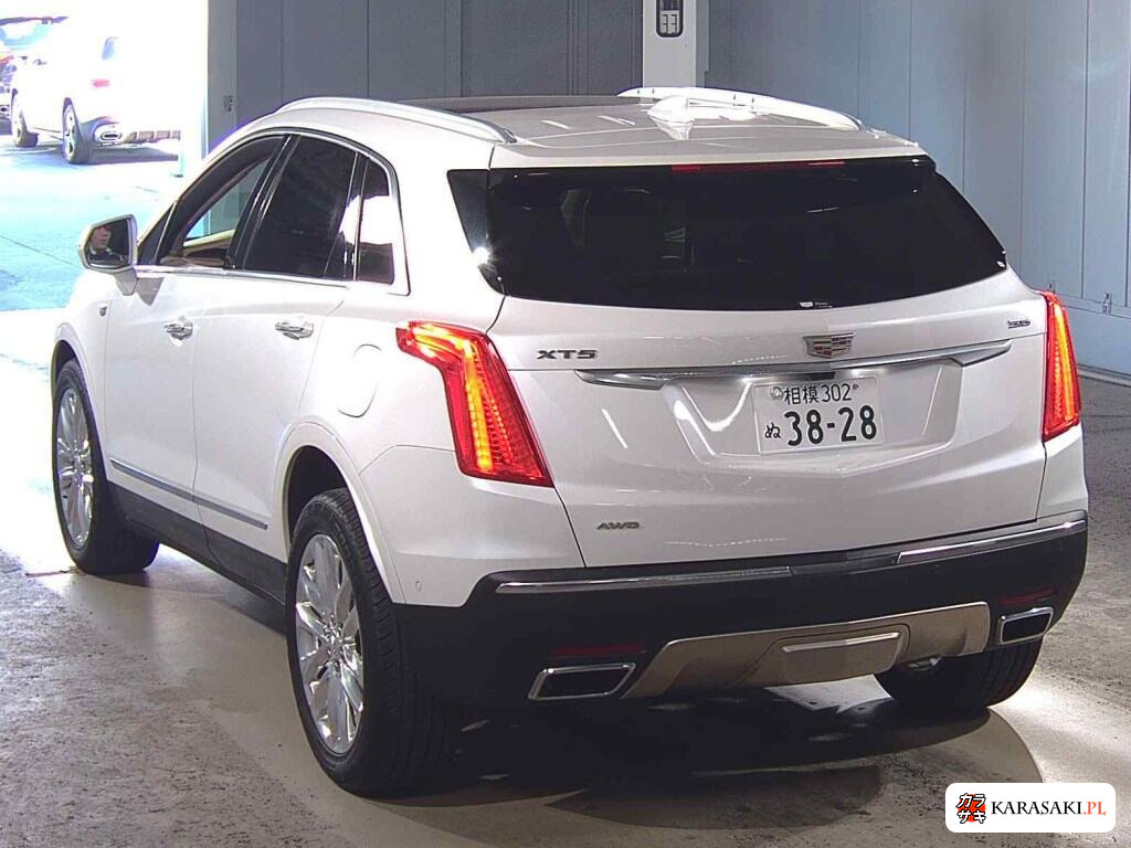 2019 Cadillac XT5 Crossover 4WD Platinum 2