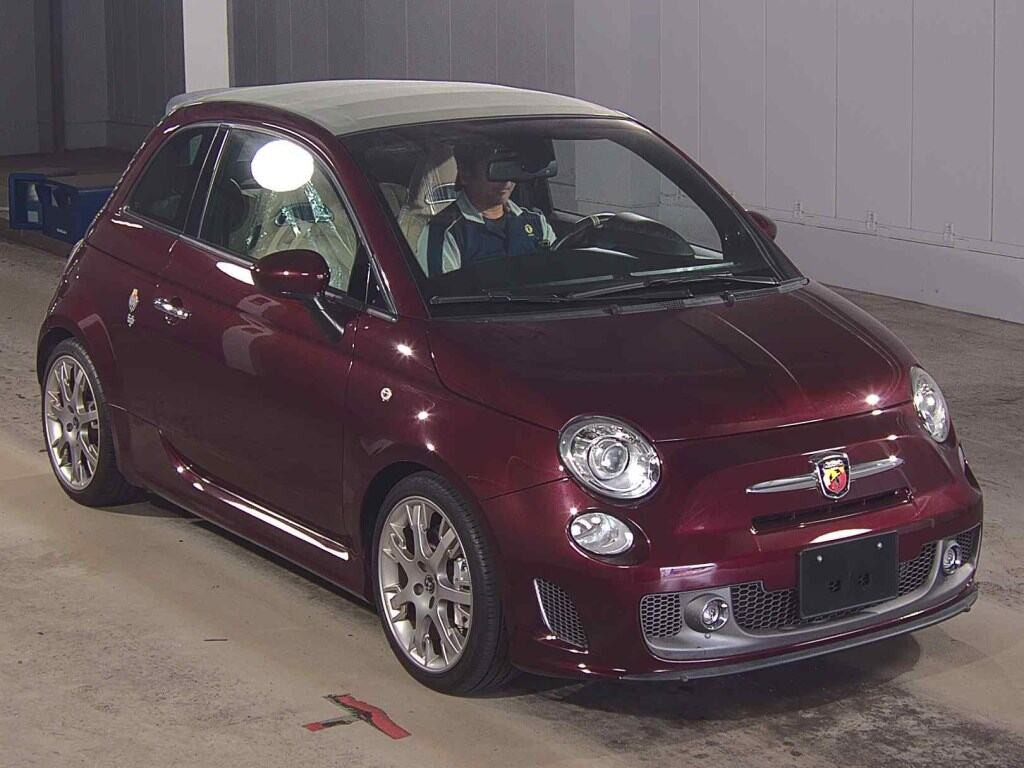 Abarth 695 Edizione Maserati 2013 z aukcji japońskiej