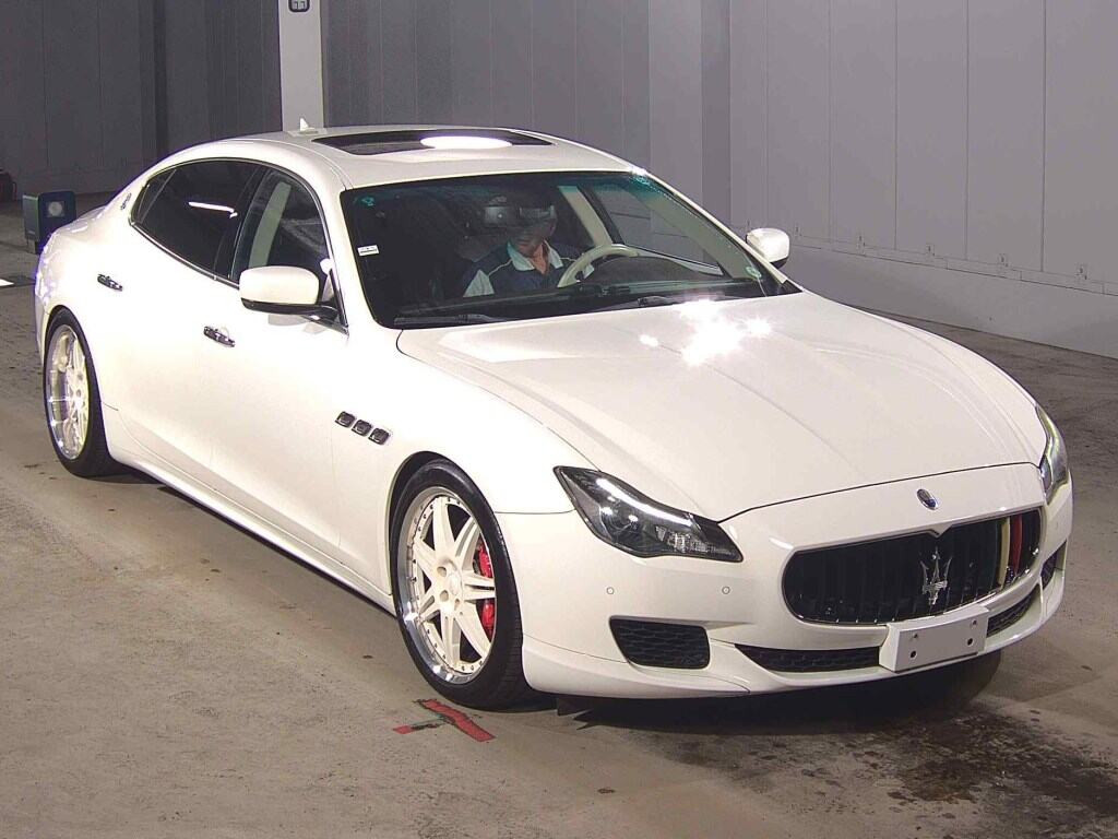 Maserati Quattroporte 2014 z aukcji japońskiej