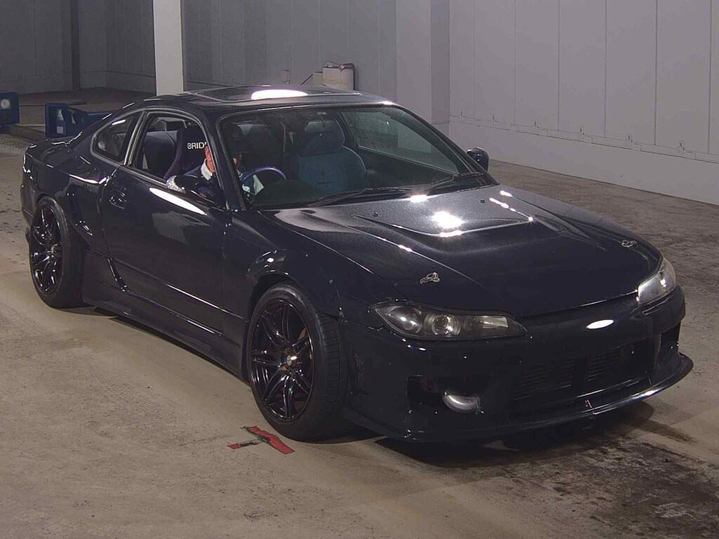 Nissan Silvia 2000 z aukcji japońskiej
