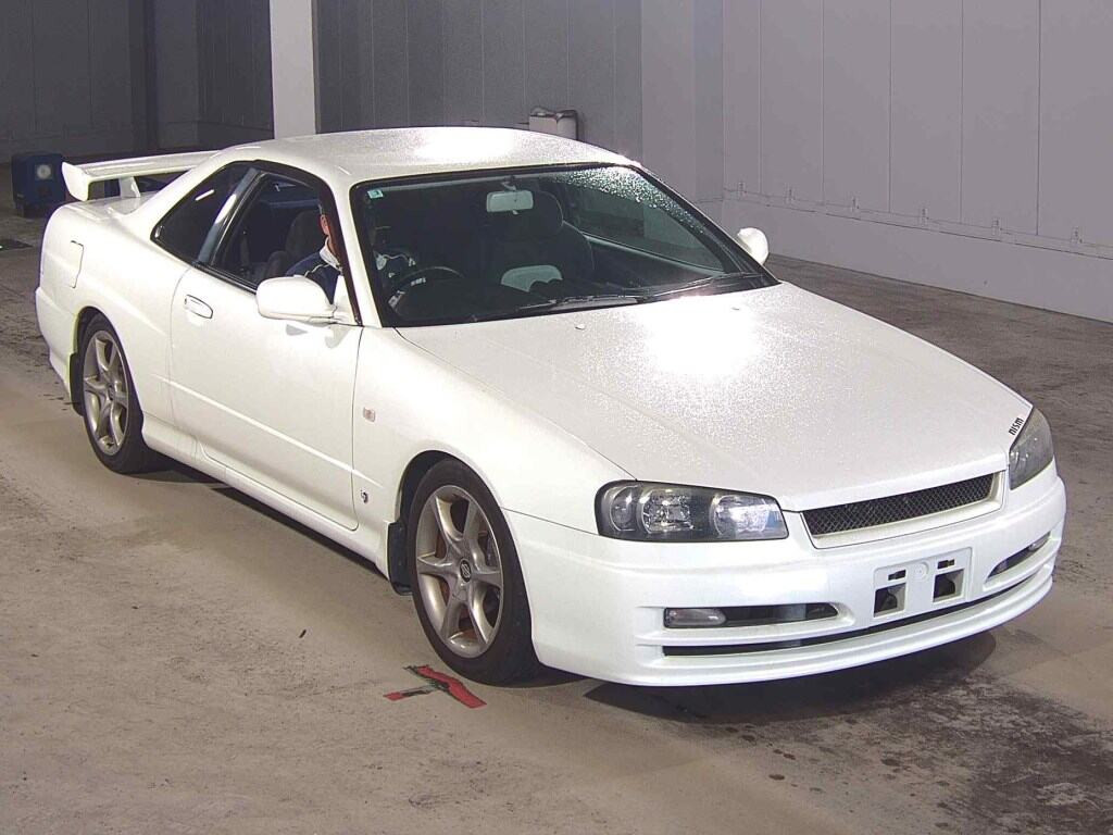 Nissan Skyline 2001 z aukcji japońskiej