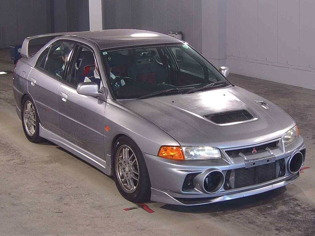 Mitsubishi Lancer 1996 з японського аукціону