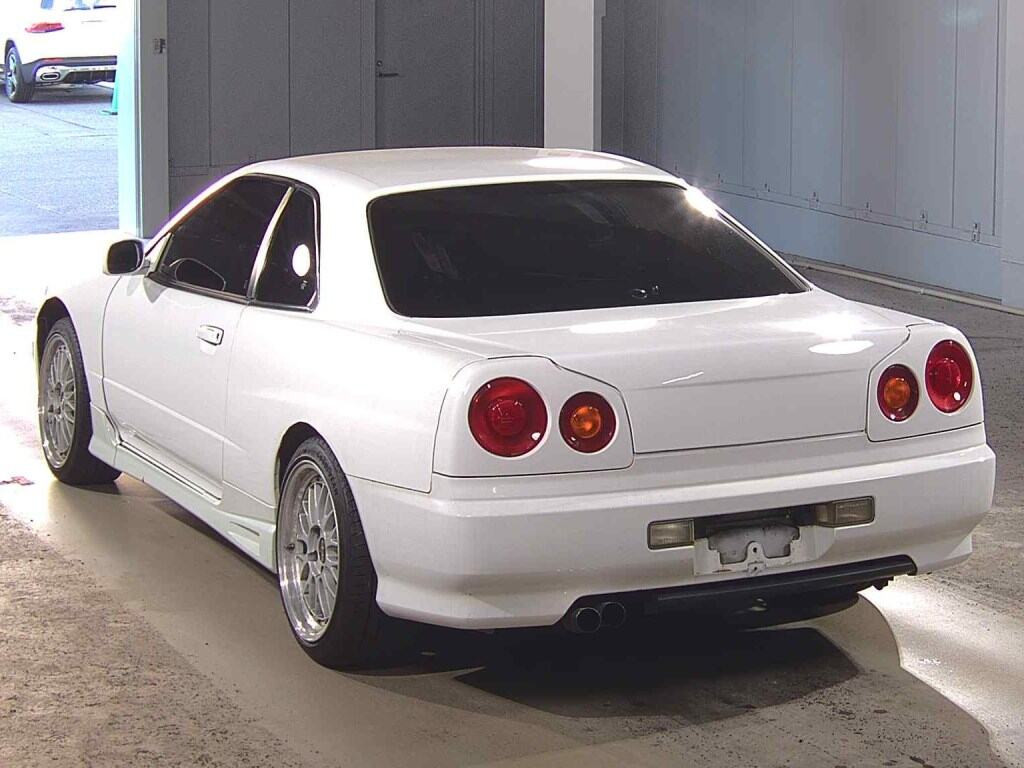 Nissan Skyline 1999 z aukcji japońskiej