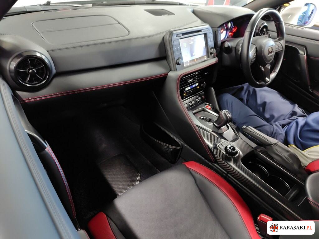 2018 Nissan GT-R 4WD Black Edition 5