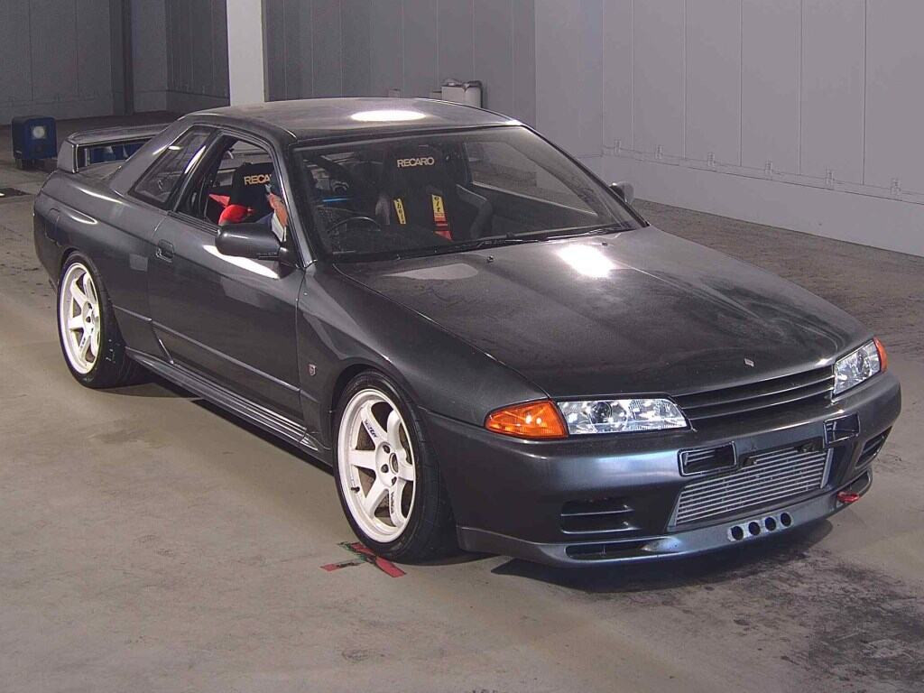 Nissan Skyline 1992 z aukcji japońskiej