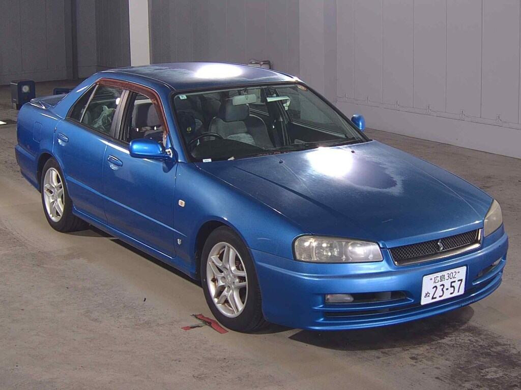 Nissan Skyline 2000 z aukcji japońskiej